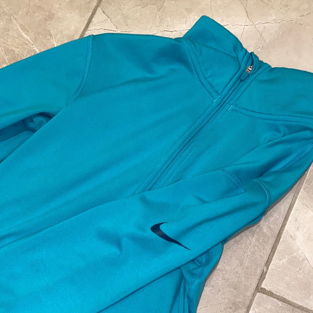 Lightly worn, half zip, turquoise Nike running top - Picture 6 of 10